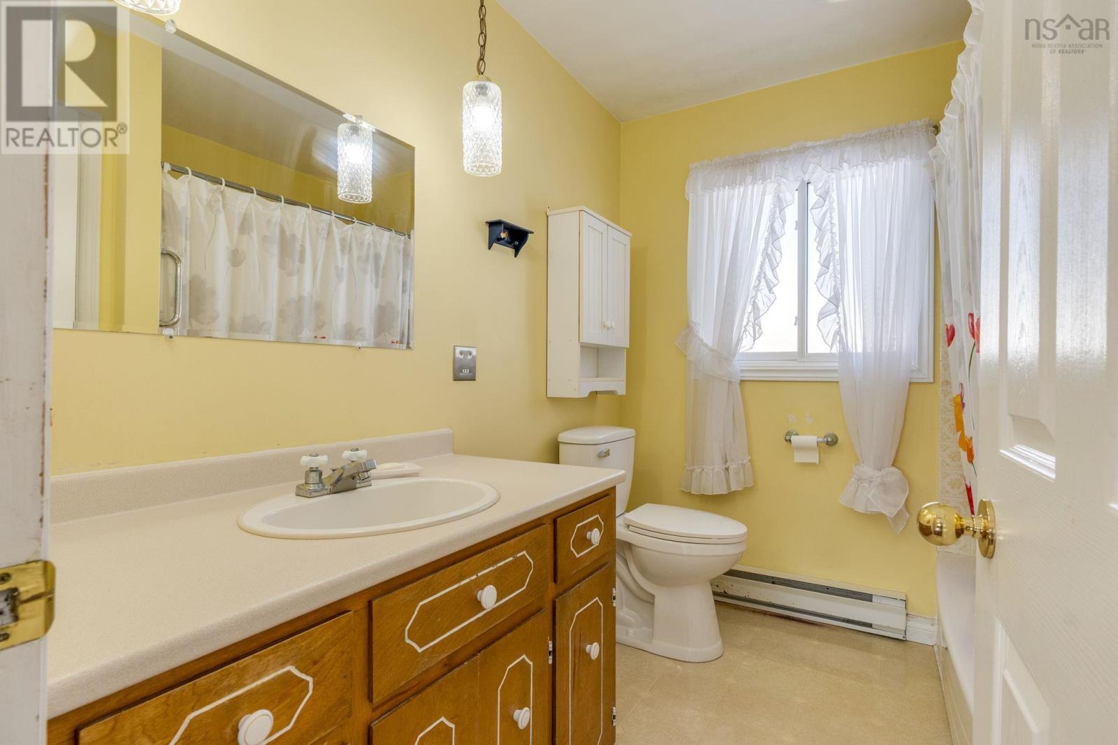 Property 16 of 42 of 40 Lumsden Crescent