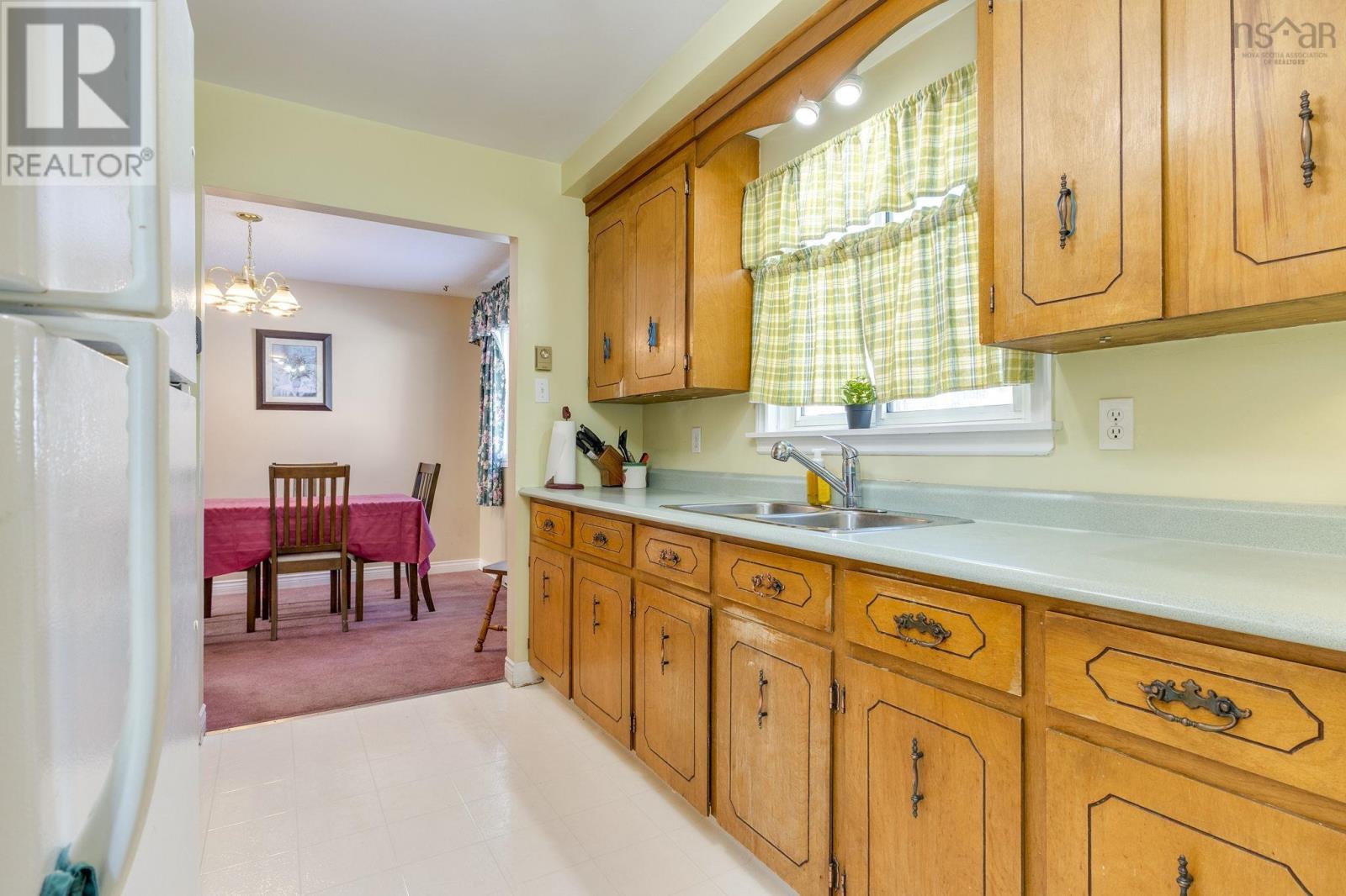 Property 14 of 42 of 40 Lumsden Crescent