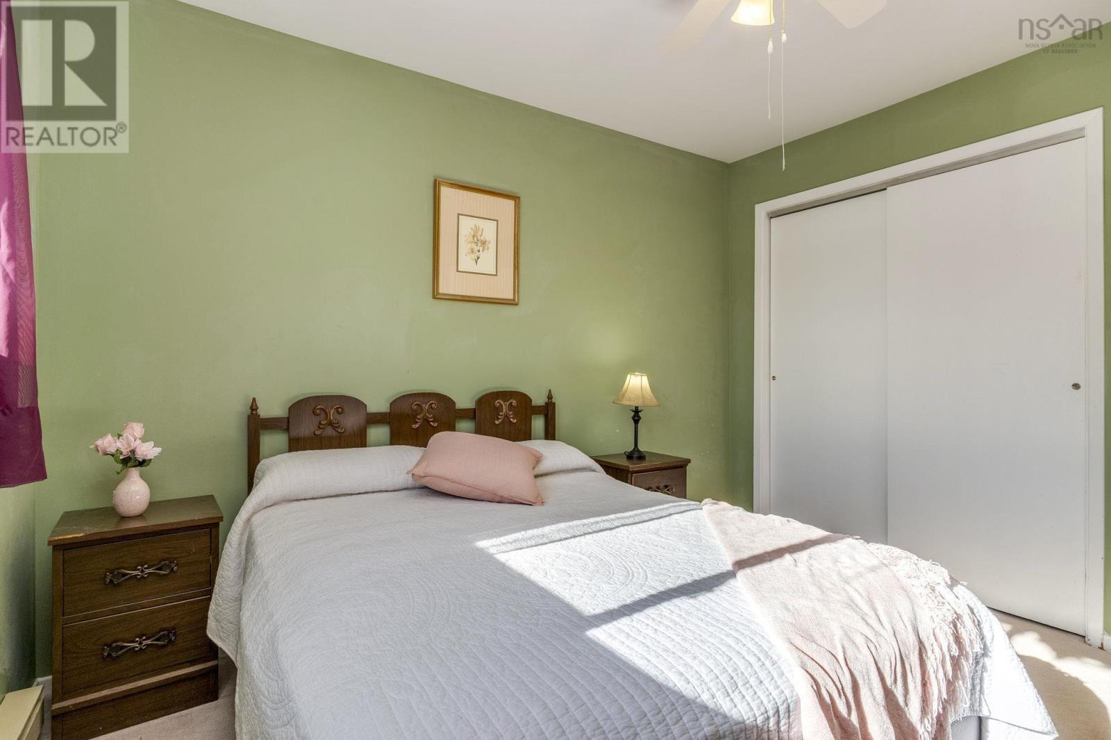 Property 24 of 42 of 40 Lumsden Crescent