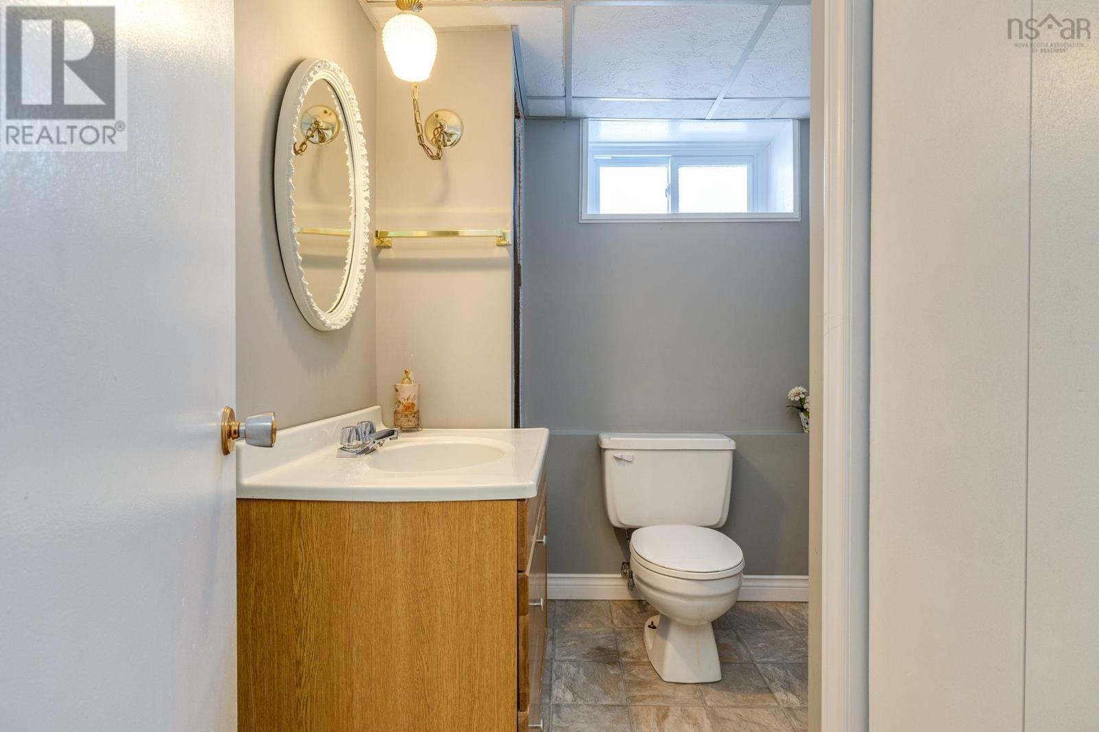 Property 32 of 42 of 40 Lumsden Crescent