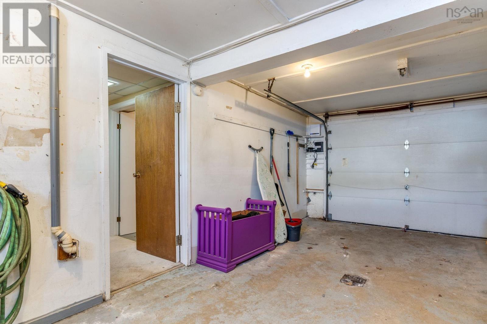 Property 35 of 42 of 40 Lumsden Crescent