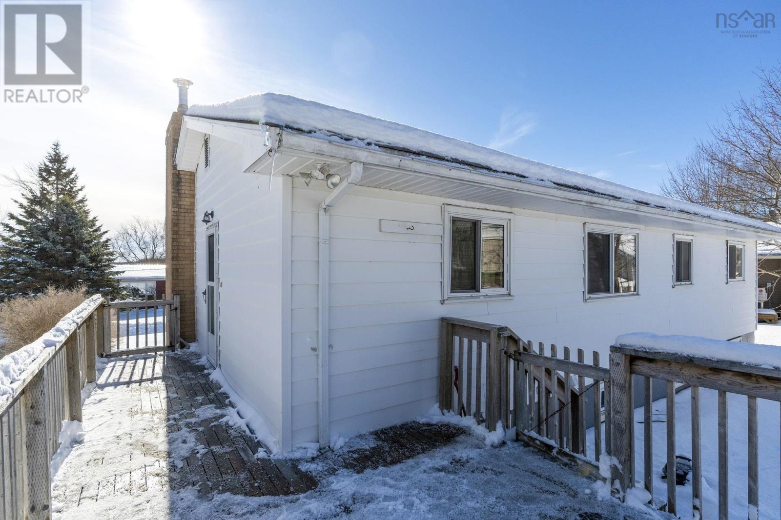 Property 39 of 42 of 40 Lumsden Crescent