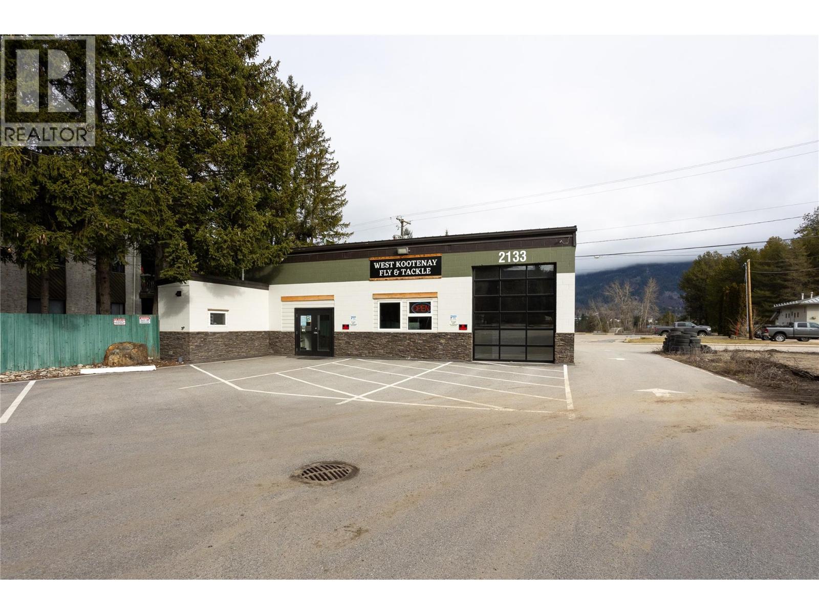  2133 Columbia Avenue, Castlegar
