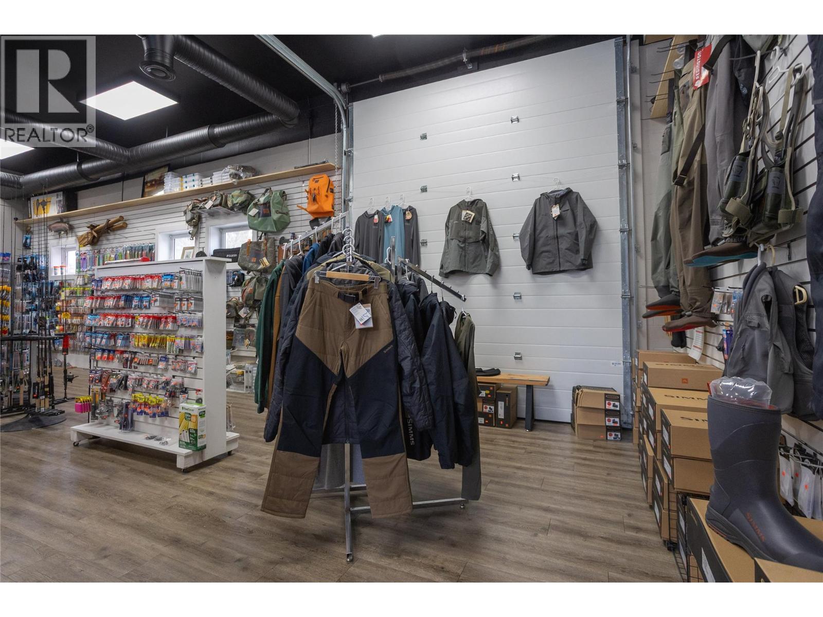  2133 Columbia Avenue, Castlegar