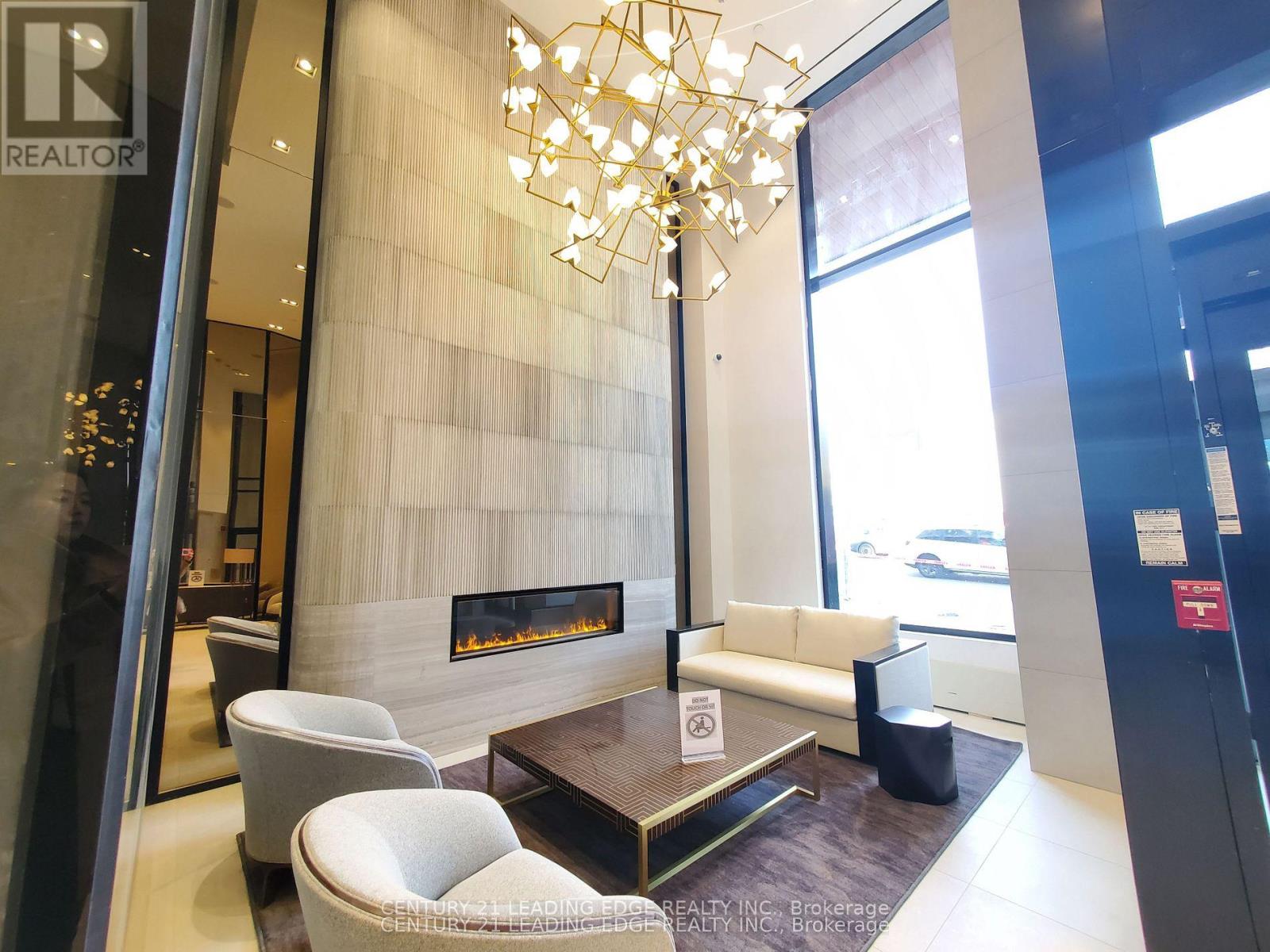 2020 Bathurst Street 328