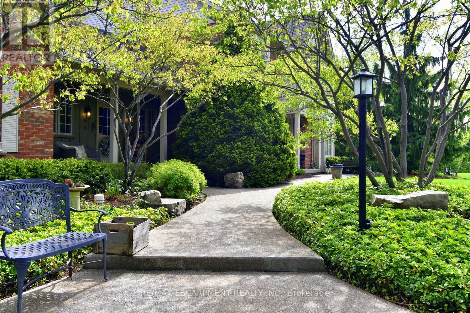 712 ROBSON ROAD - Photo 5 of 46, Hamilton (Waterdown), Ontario