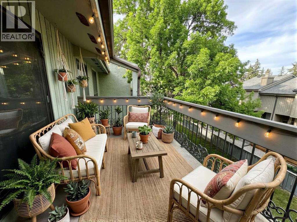 Single Family House for Sale in   Brookpark Boulevard SW Braeside Calgary 