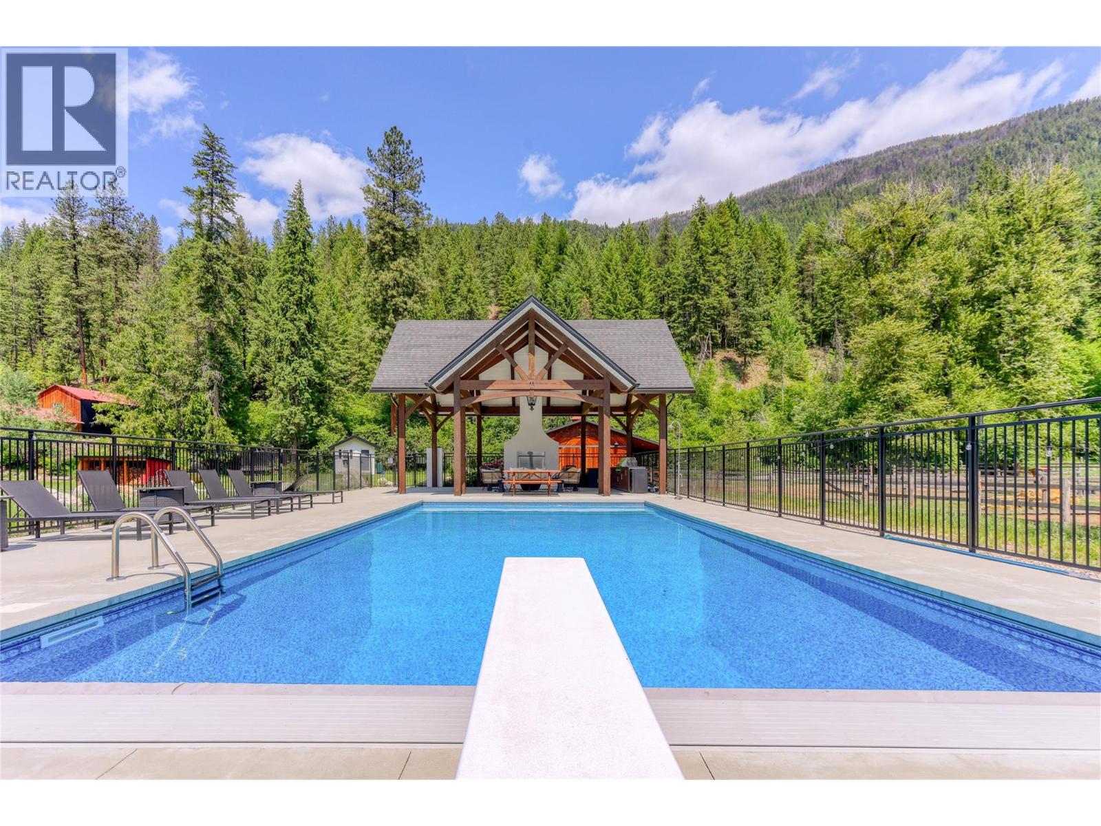  3290 Little Slocan South Road, Winlaw