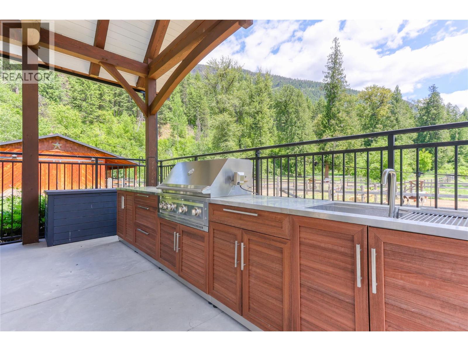  3290 Little Slocan South Road, Winlaw