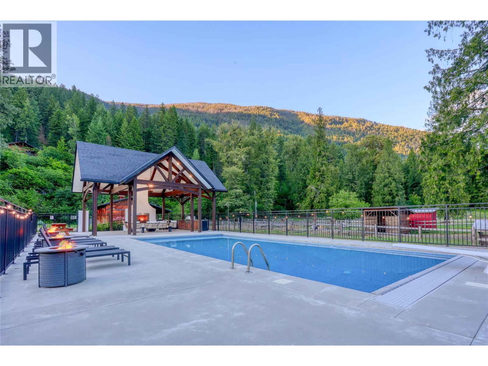  3290 Little Slocan South Road, Winlaw