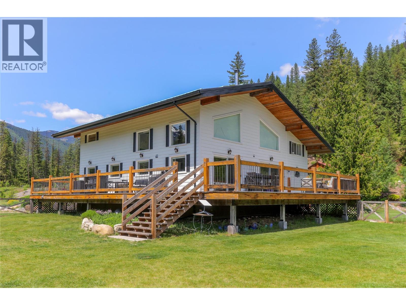  3290 Little Slocan South Road, Winlaw
