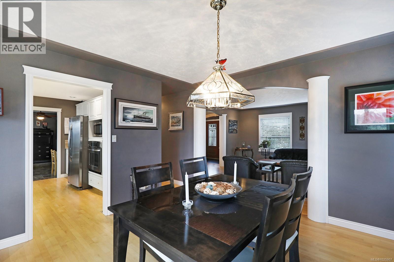 1675 Chester Pl, Comox