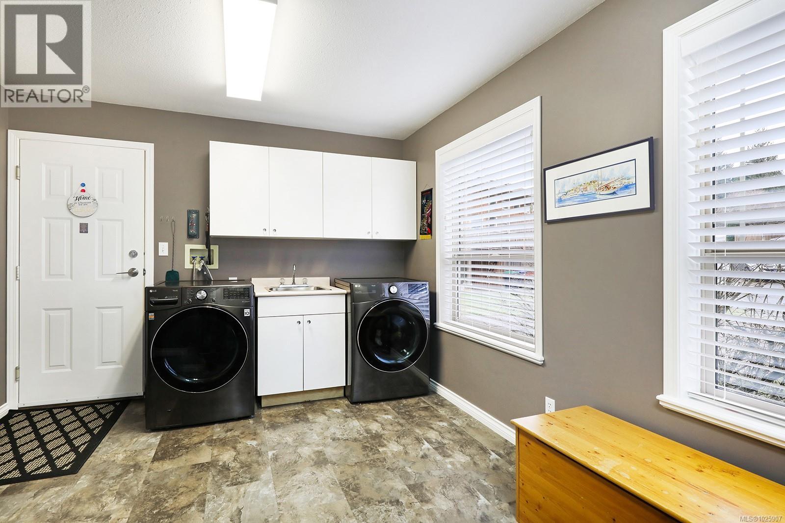 1675 Chester Pl - 20