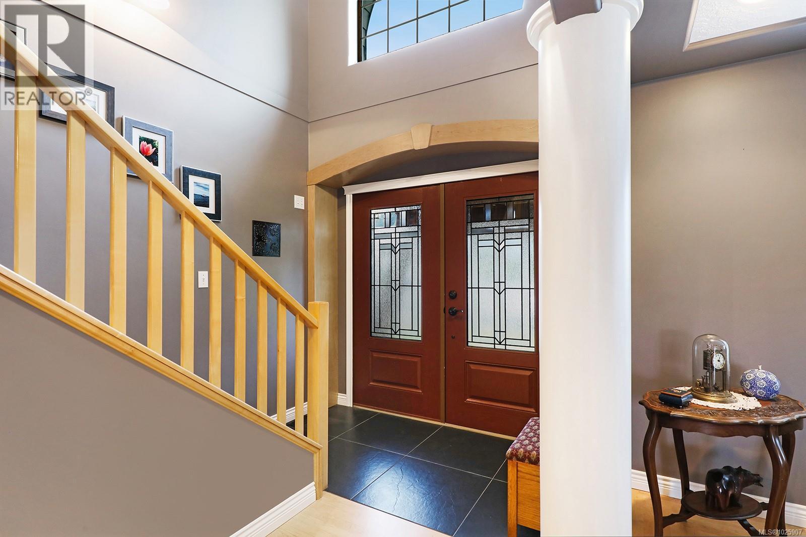 1675 Chester Pl, Comox