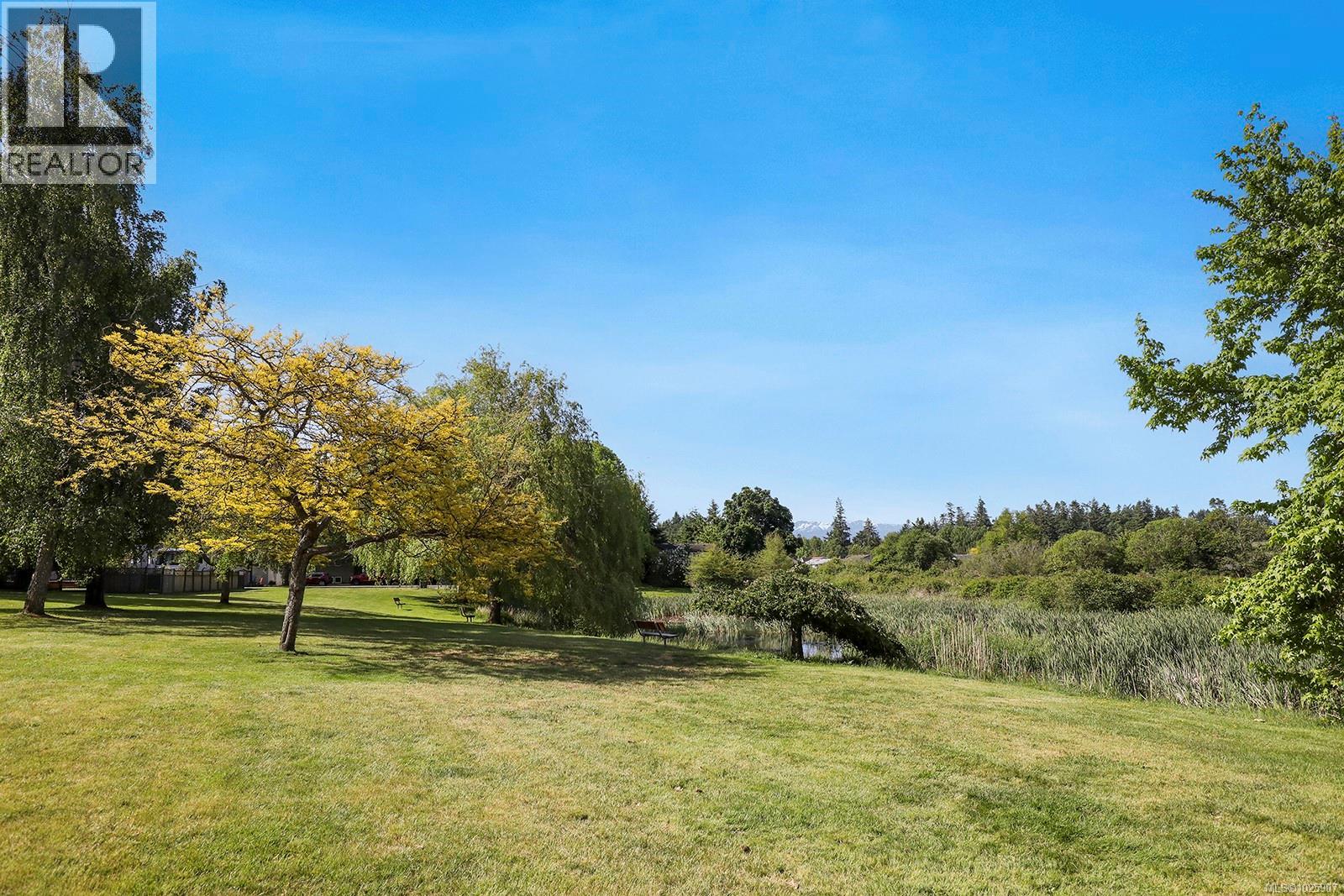 1675 Chester Pl, Comox