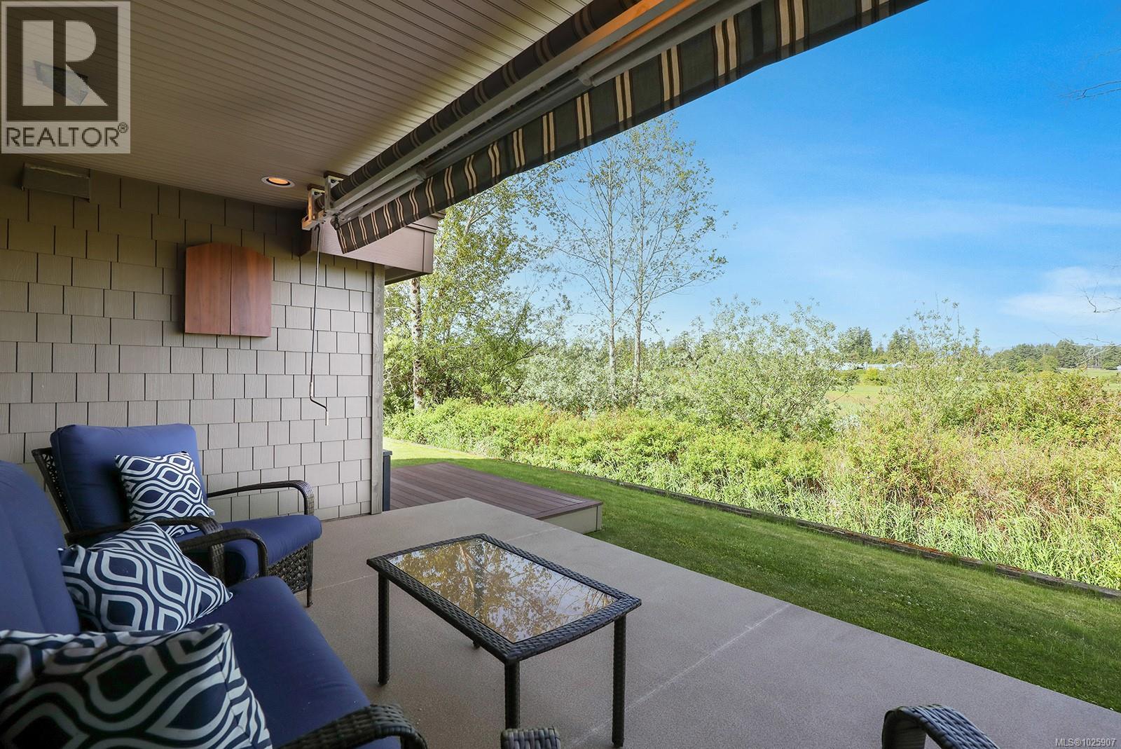 1675 Chester Pl, Comox