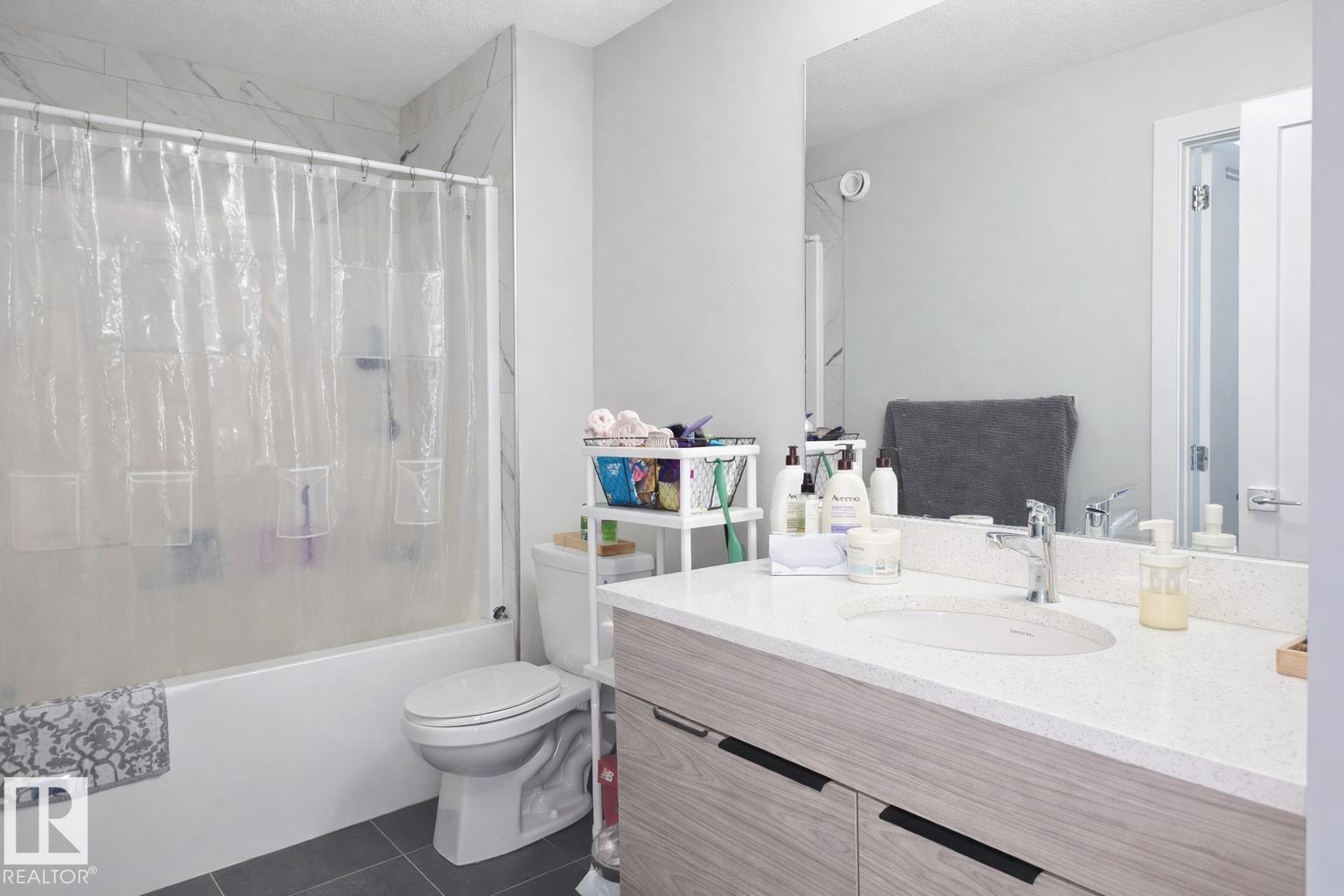 7113 / 7115 106 ST NW, Edmonton