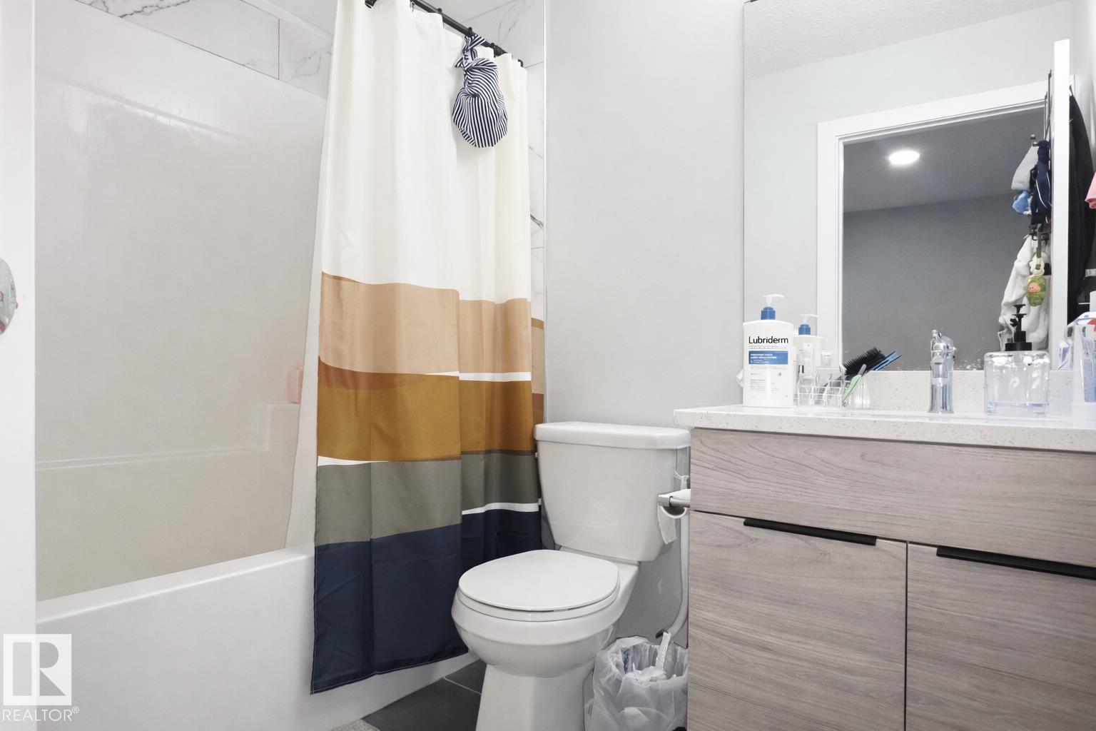 7113 / 7115 106 ST NW, Edmonton