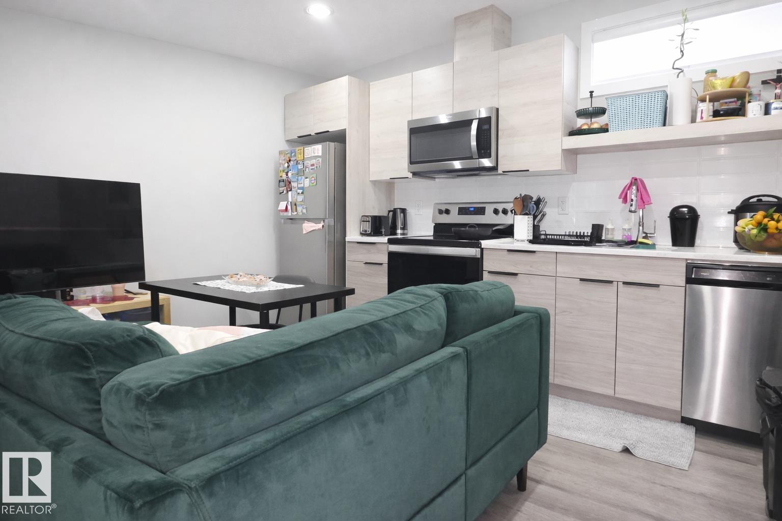 7113 / 7115 106 ST NW, Edmonton