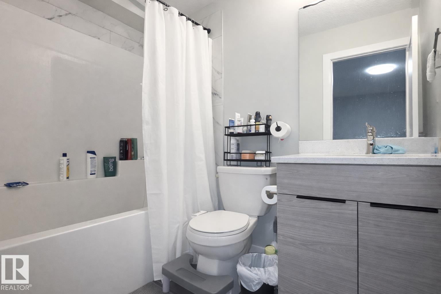 7113 / 7115 106 ST NW, Edmonton