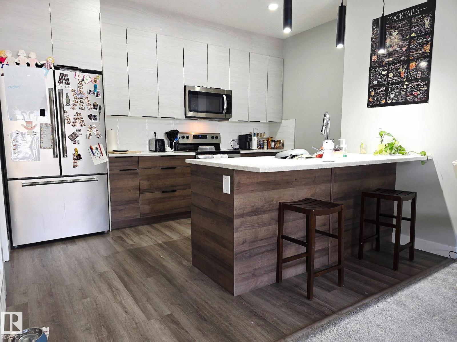 7113 / 7115 106 ST NW, Edmonton