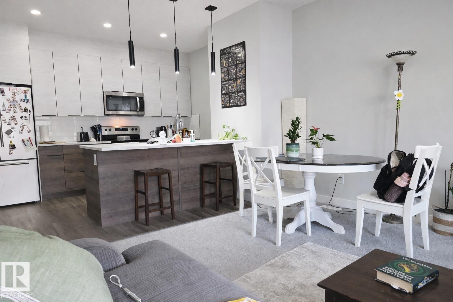 7113 / 7115 106 ST NW, Edmonton