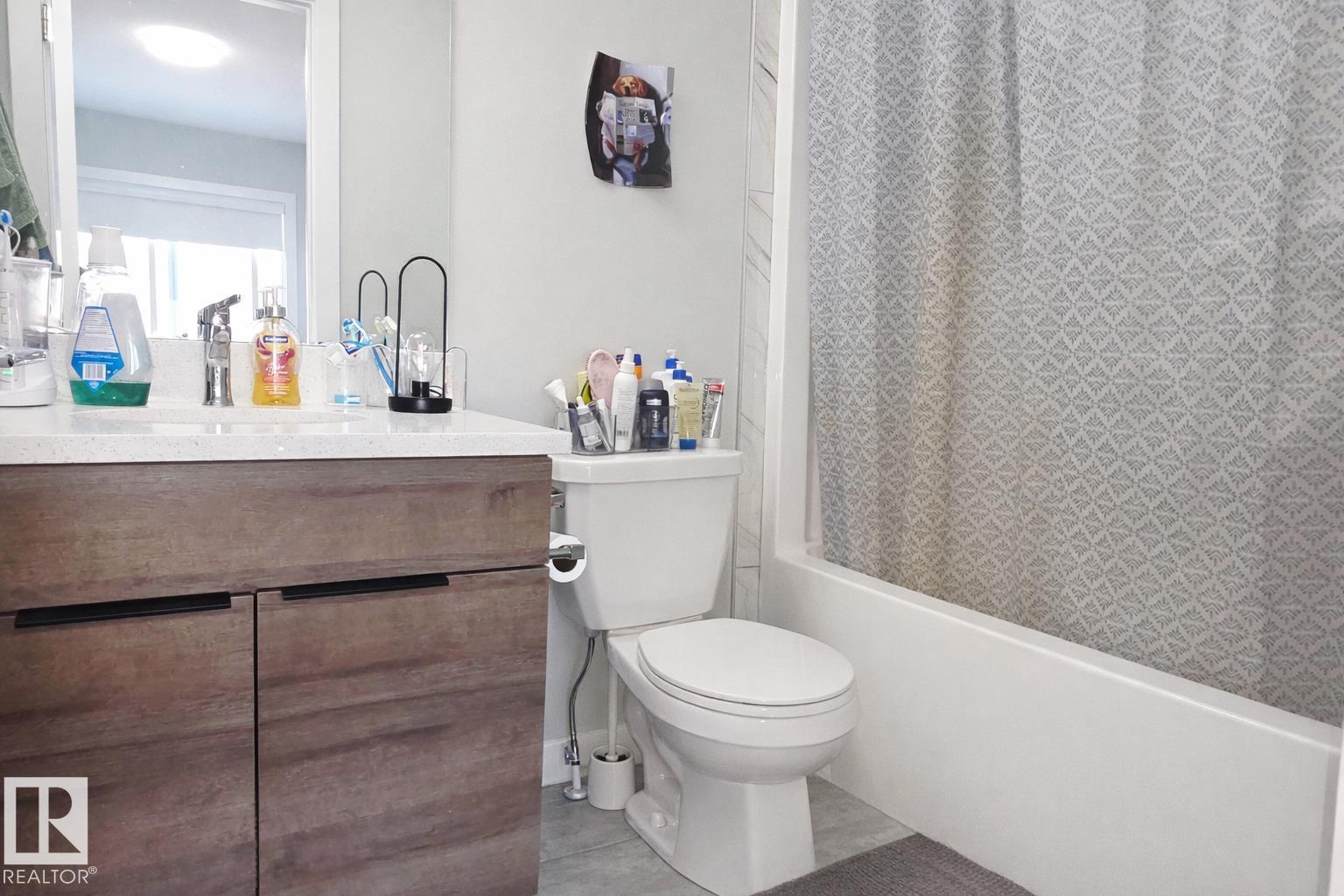 7113 / 7115 106 ST NW, Edmonton