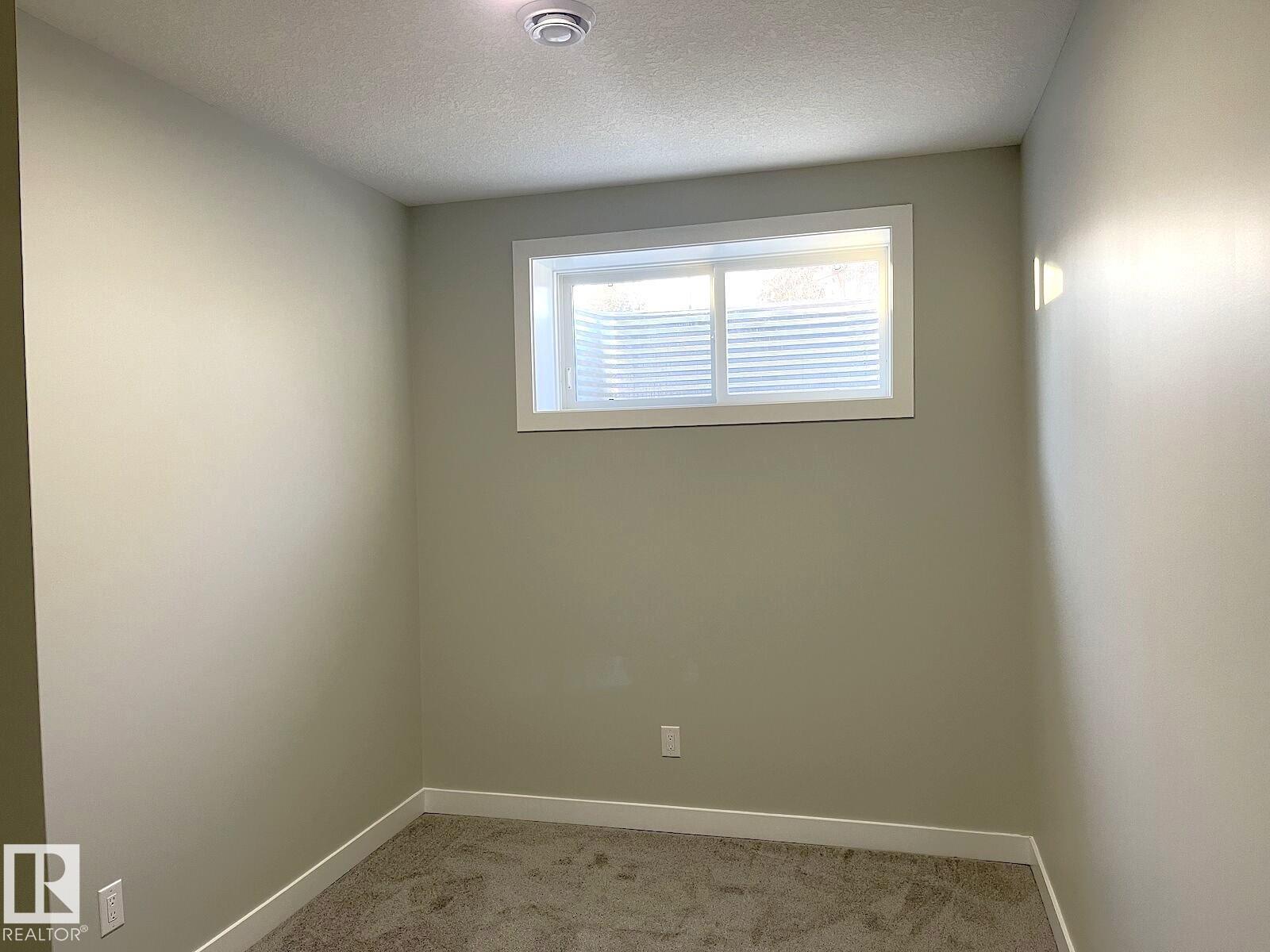 7113 / 7115 106 ST NW, Edmonton