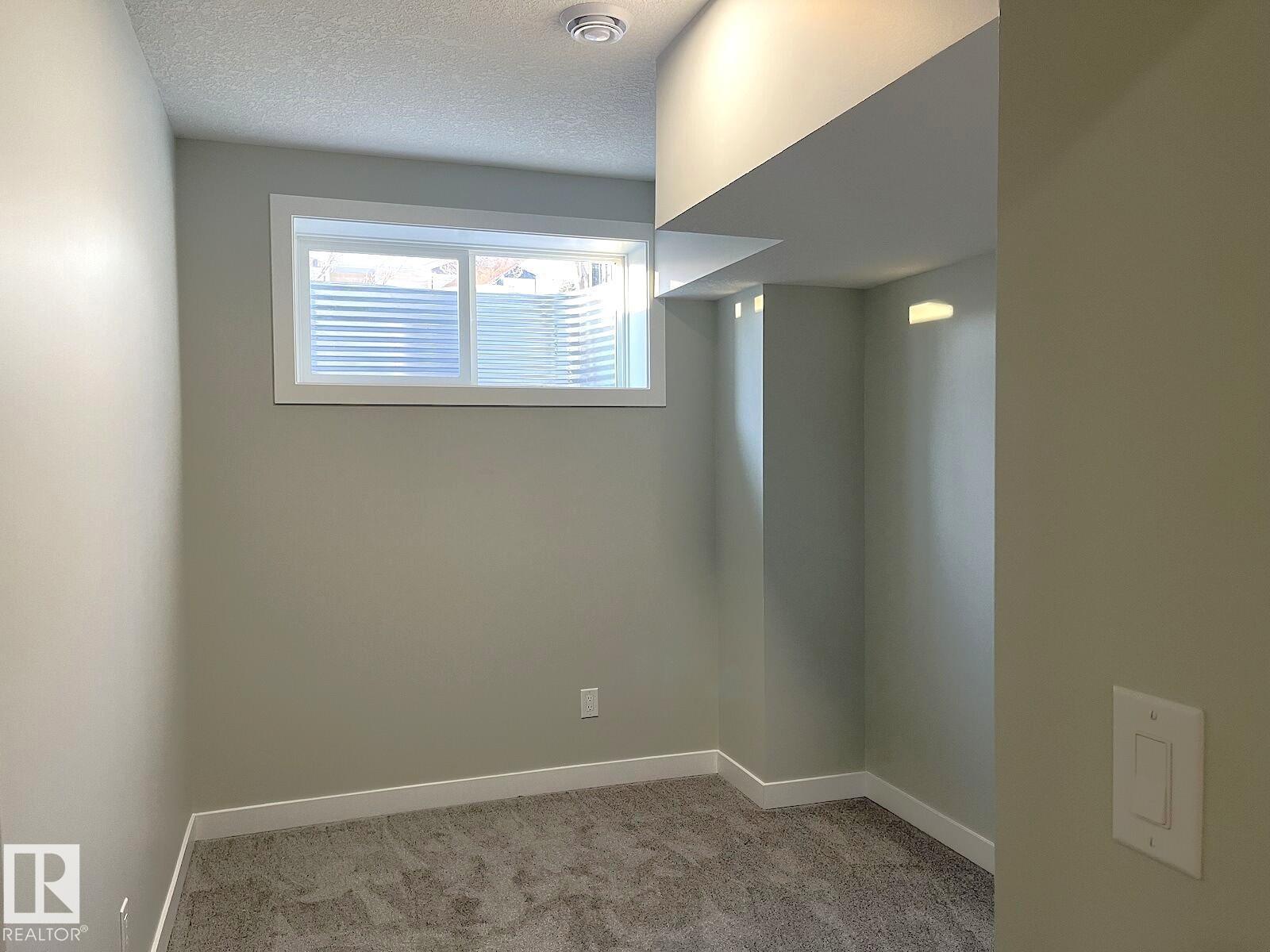 7113 / 7115 106 ST NW, Edmonton