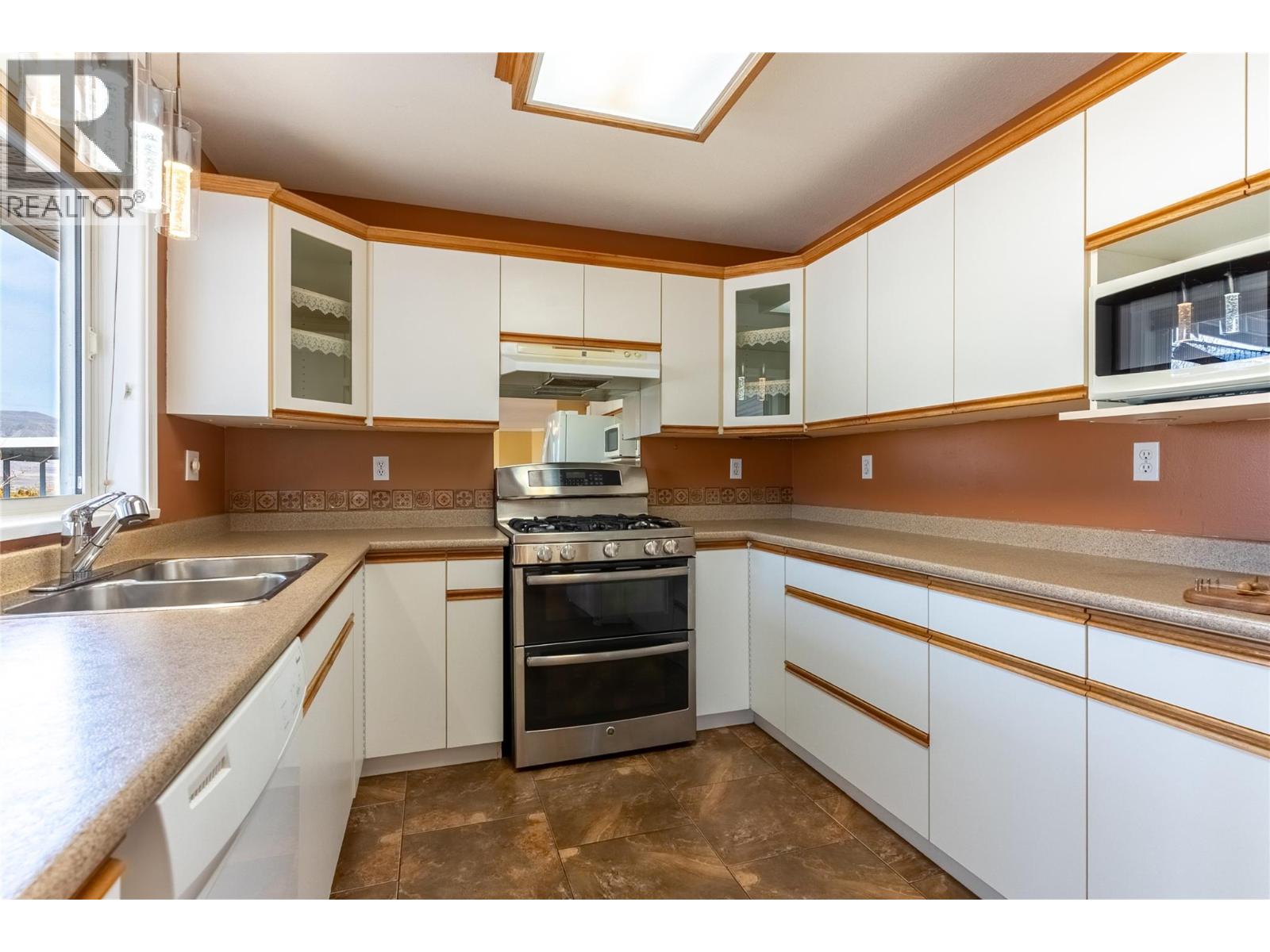 1230 VISTA HEIGHTS Drive - 9