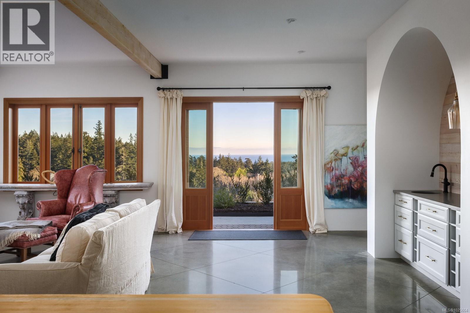  735 Arden Road, Metchosin