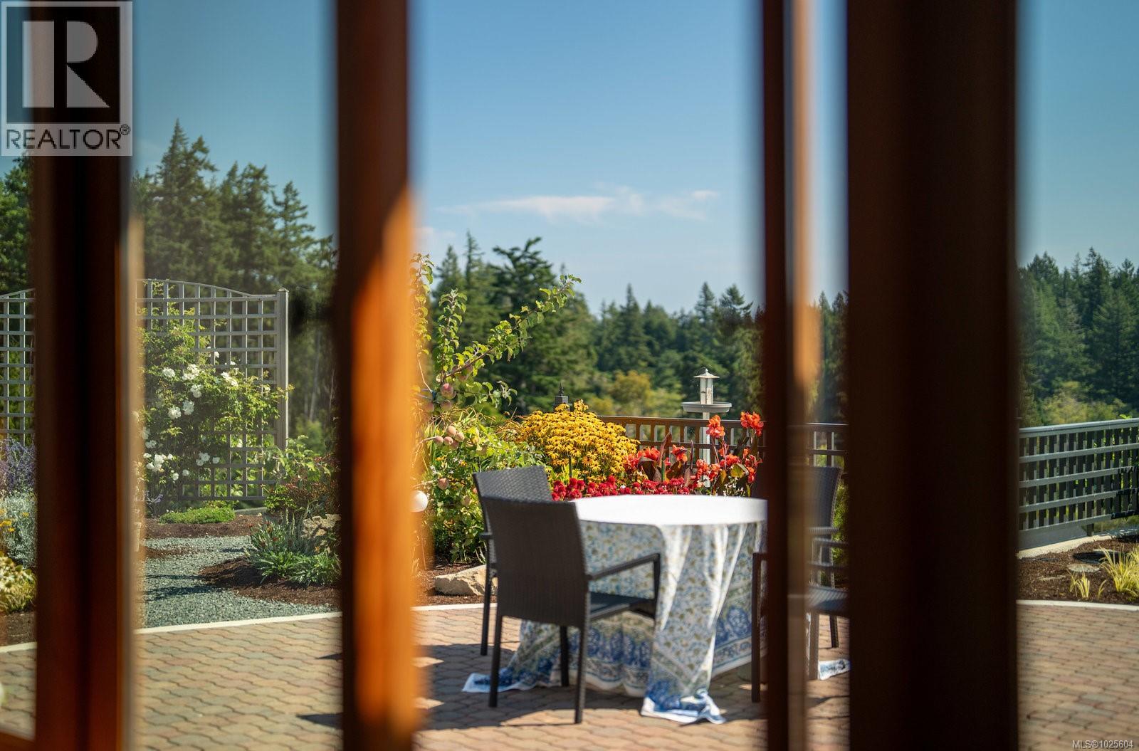  735 Arden Road, Metchosin