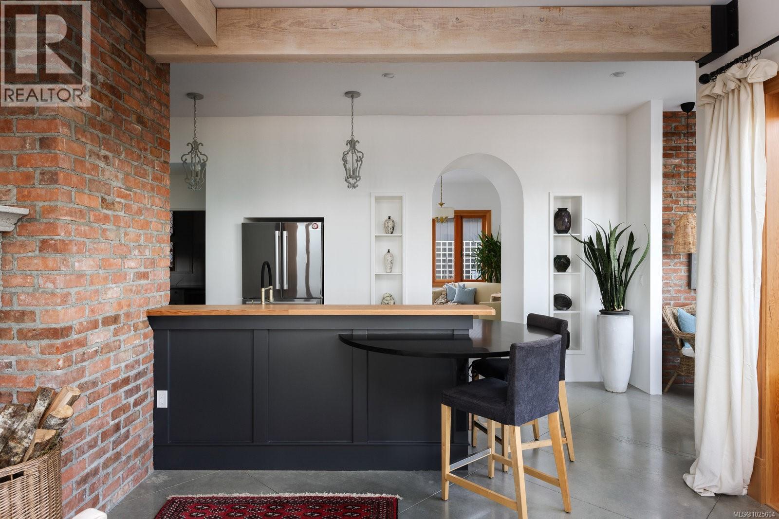  735 Arden Road, Metchosin