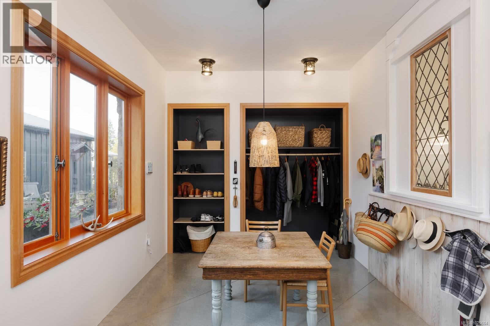  735 Arden Road, Metchosin