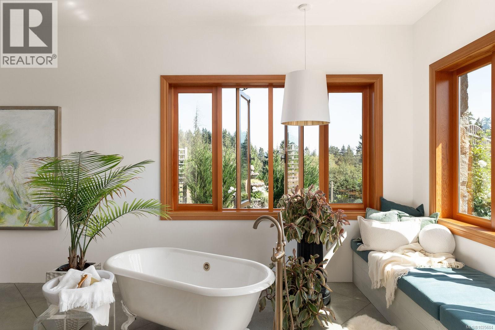  735 Arden Road, Metchosin