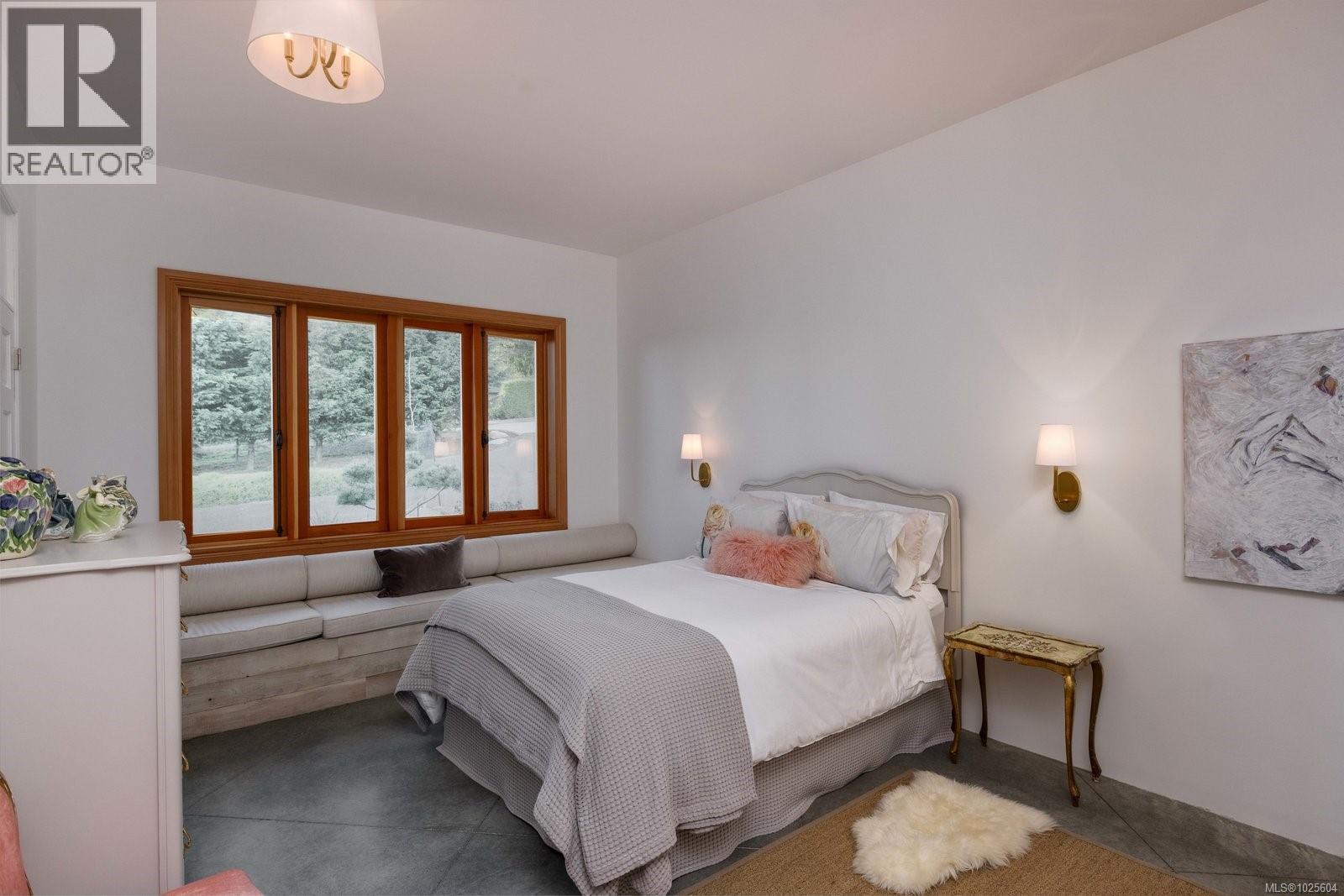  735 Arden Road, Metchosin