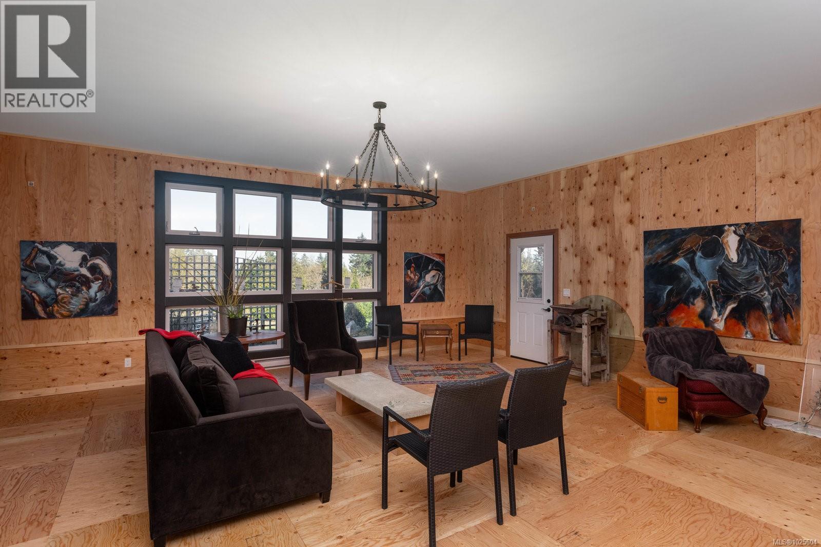  735 Arden Road, Metchosin