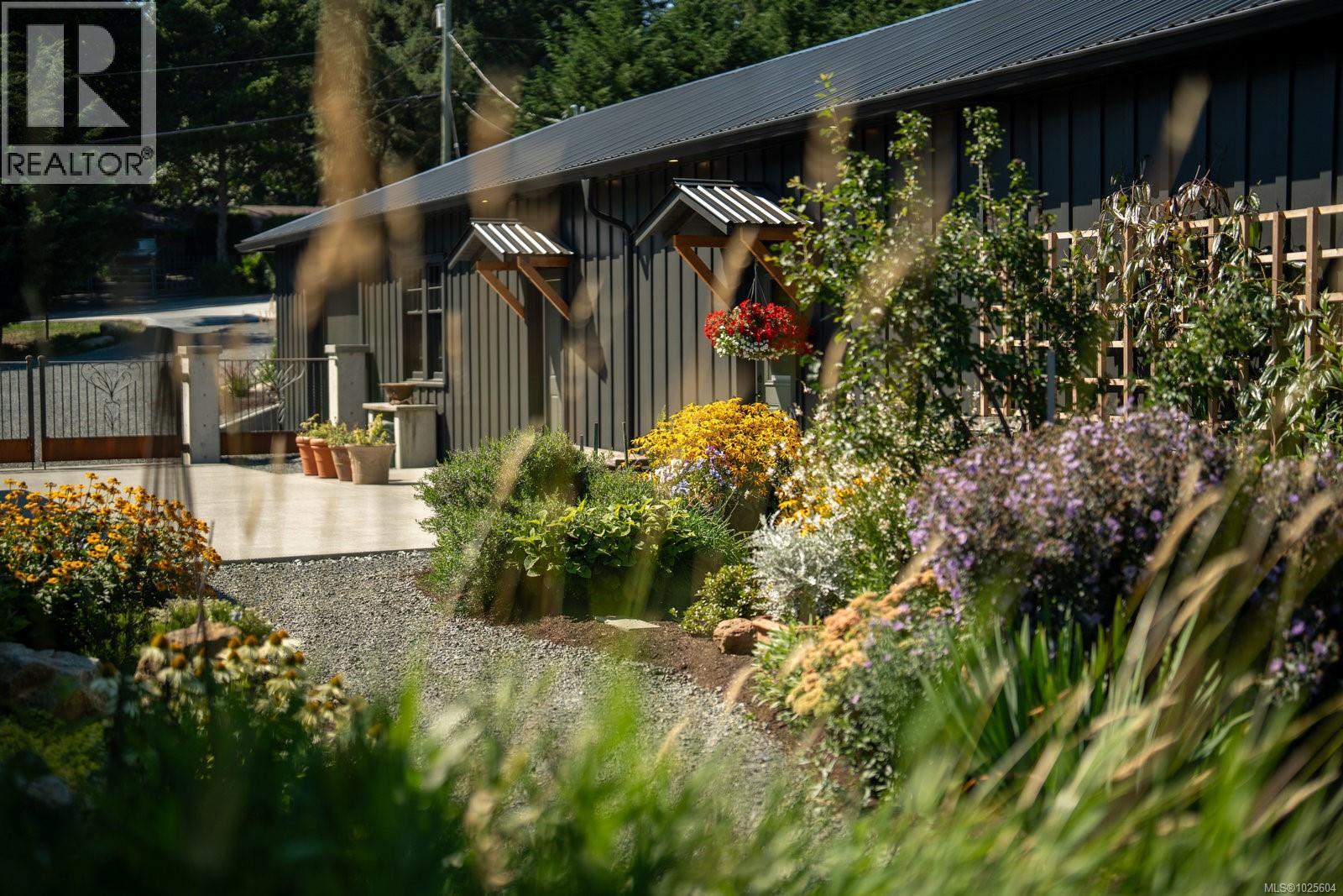  735 Arden Road, Metchosin