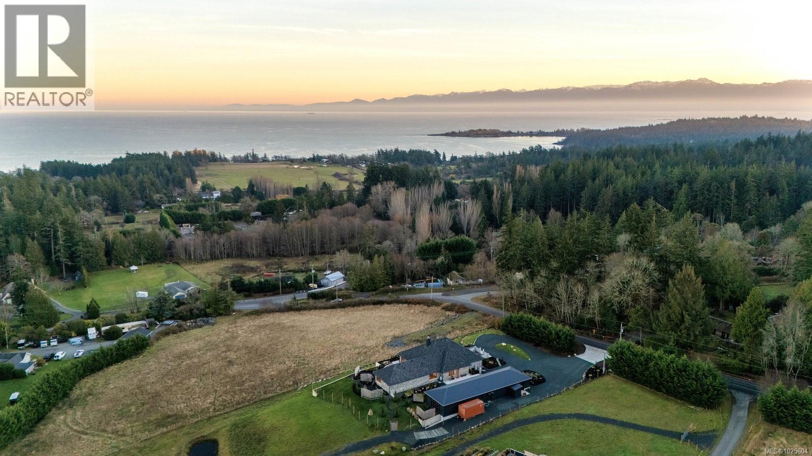  735 Arden Road, Metchosin