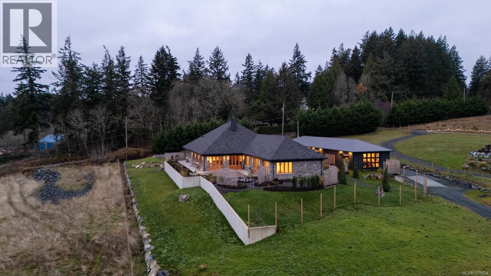  735 Arden Road, Metchosin