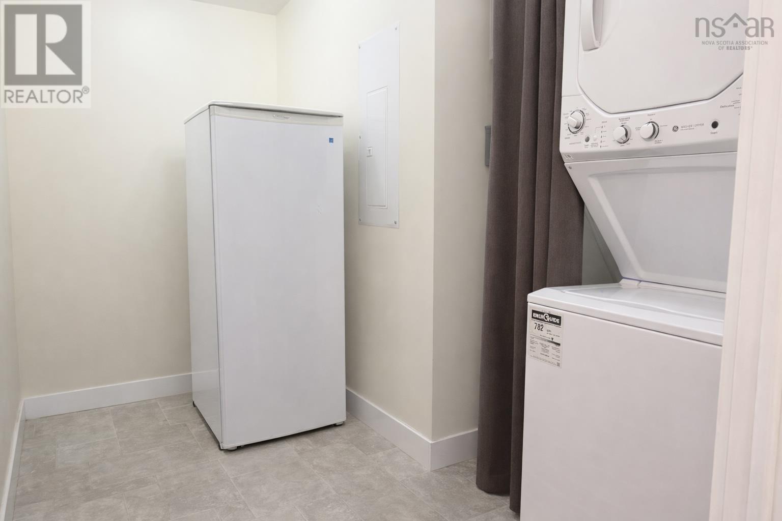 Property 15 of 20 of 78 Whistle Stop Court