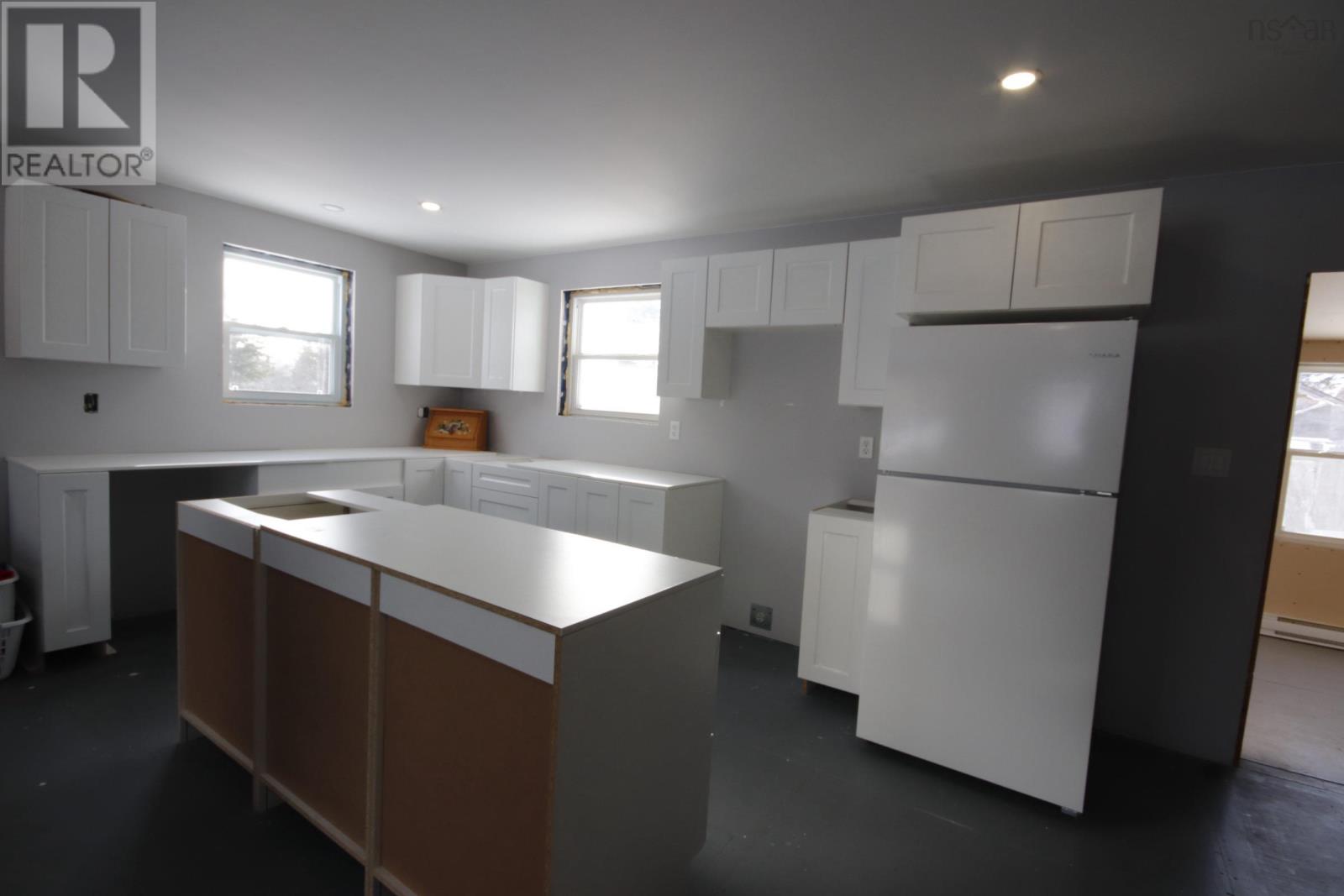 Property 2 of 12 of 7119 Highway 3