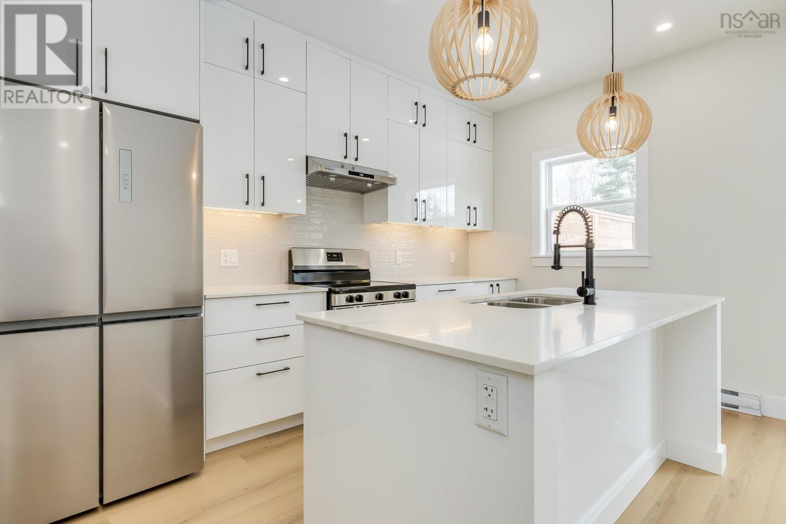 Property 26 of 50 of 855 Highway 2