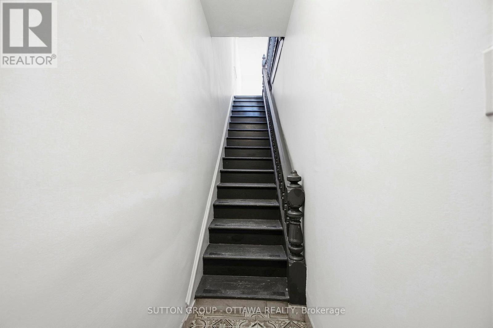 244 ROCHESTER Unit 2 photo 3