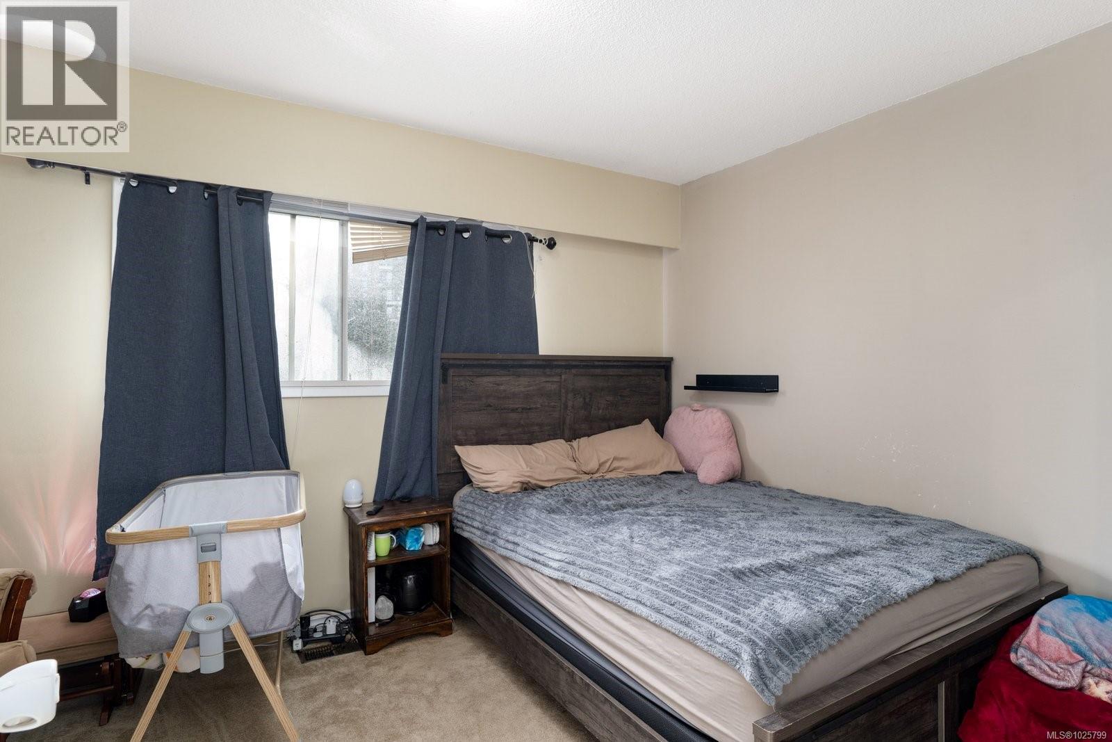  1015 Kenneth Street, Saanich