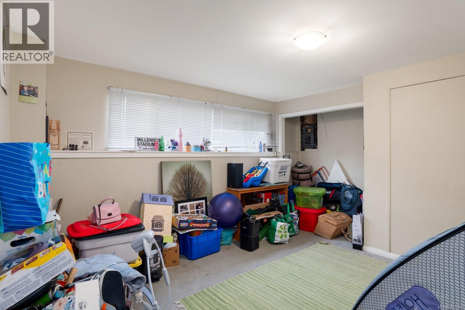  1015 Kenneth Street, Saanich