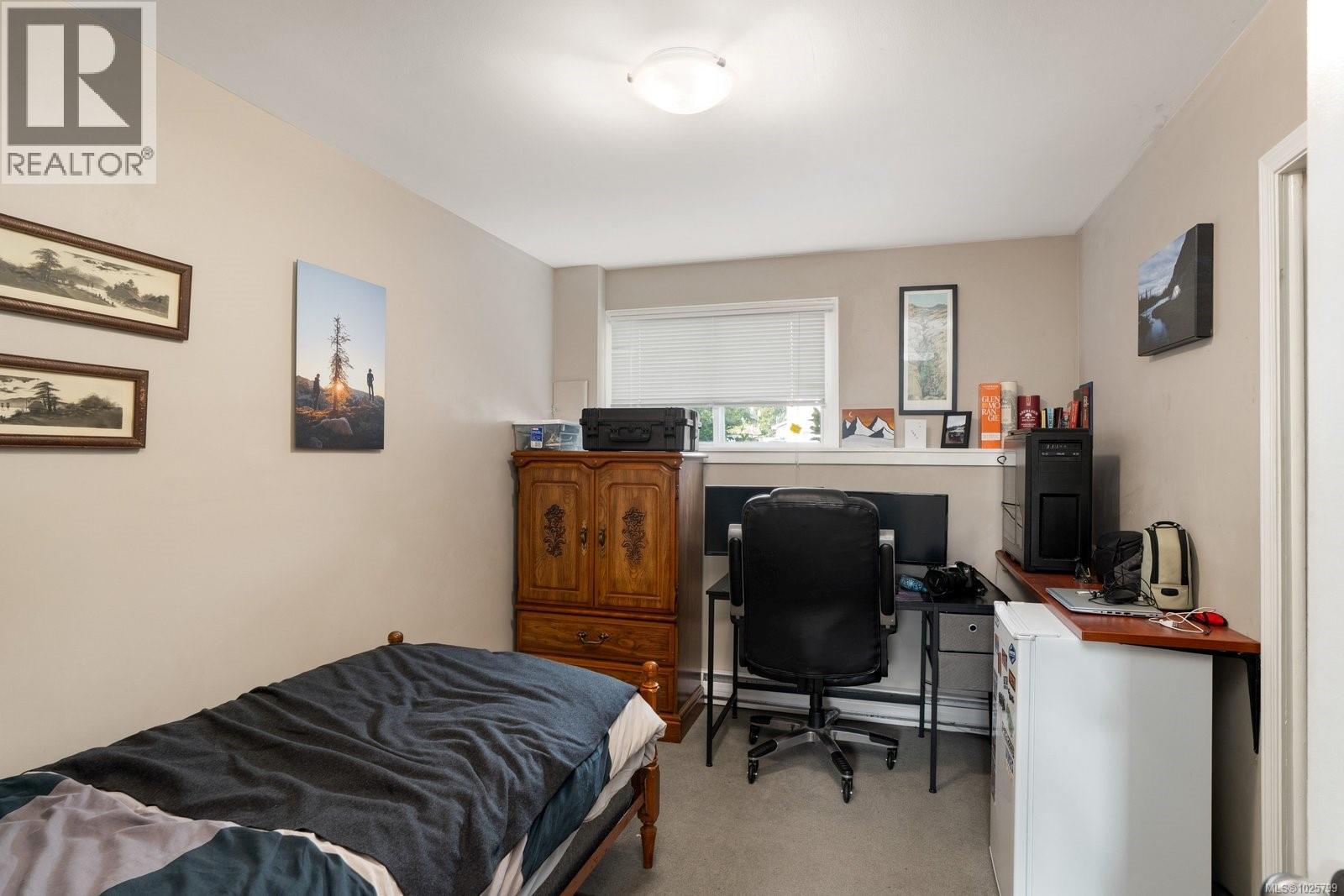  1015 Kenneth Street, Saanich