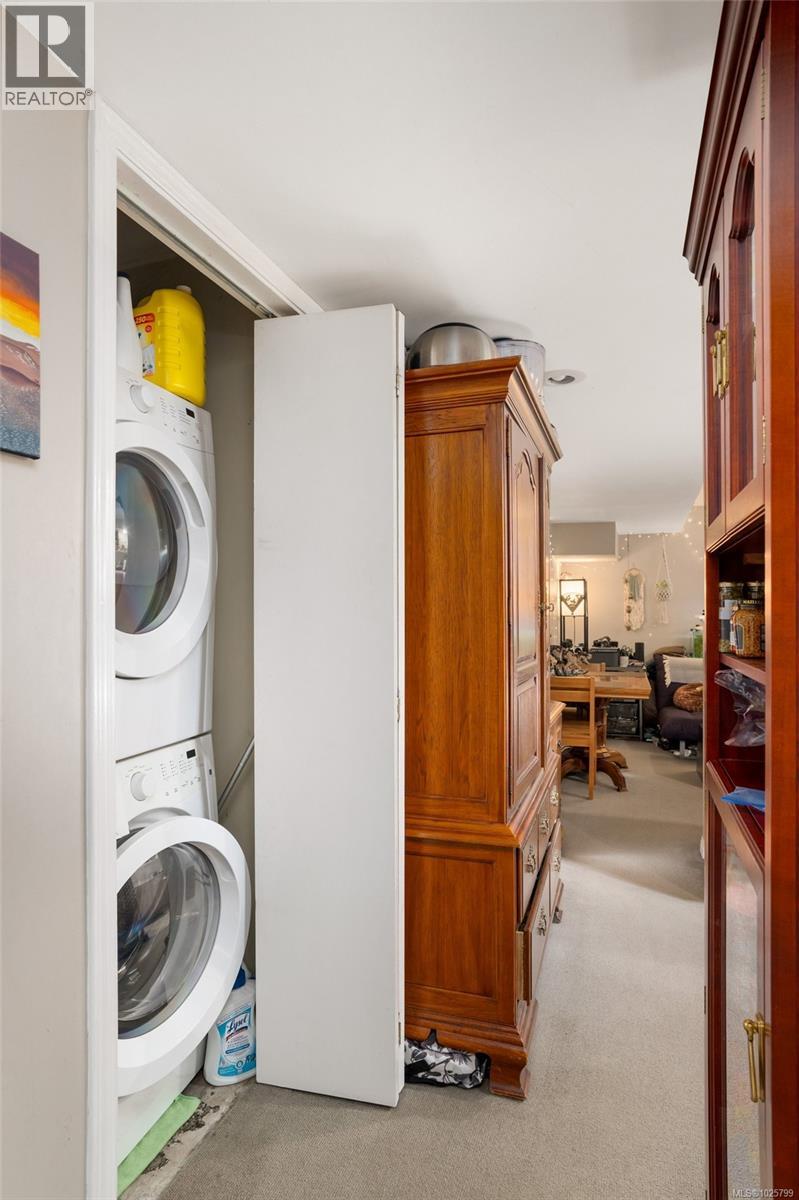  1015 Kenneth Street, Saanich