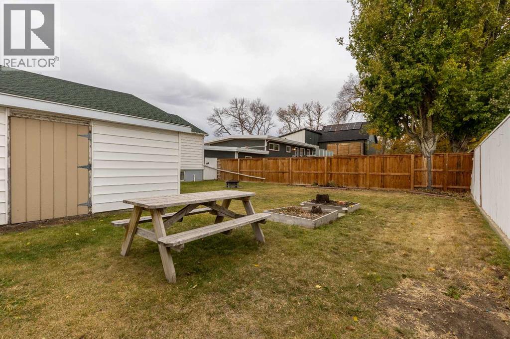 Single Family House Bungalow for Sale in  Dieppe Boulevard S Glendale Lethbridge 