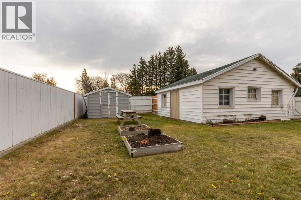 Single Family House Bungalow for Sale in  Dieppe Boulevard S Glendale Lethbridge 